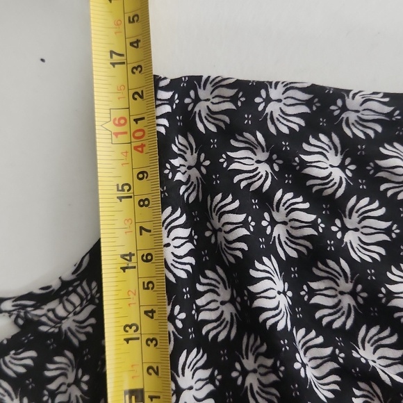H&M tank top Womens Floral Black  White Spaghetti Strap Top camisole size S - Picture 6 of 8